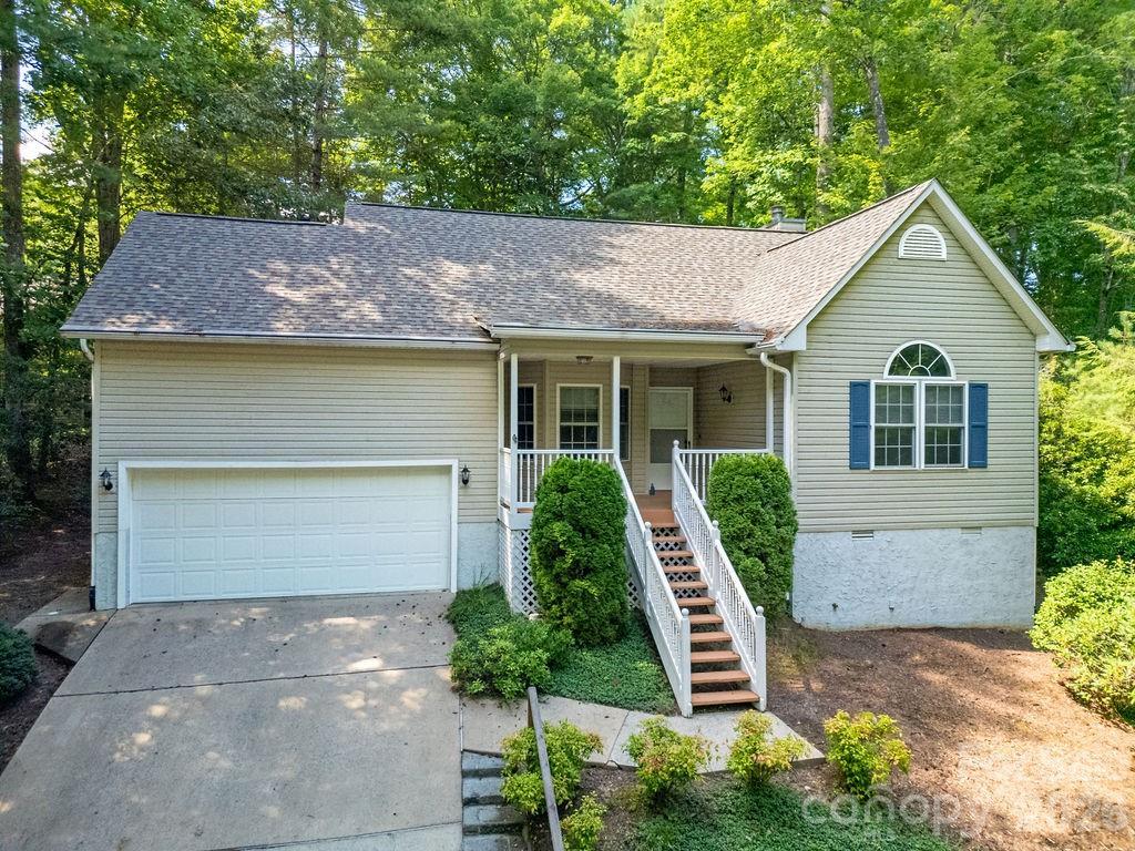 61 Autumn Glen Ct., Brevard, NC 28712