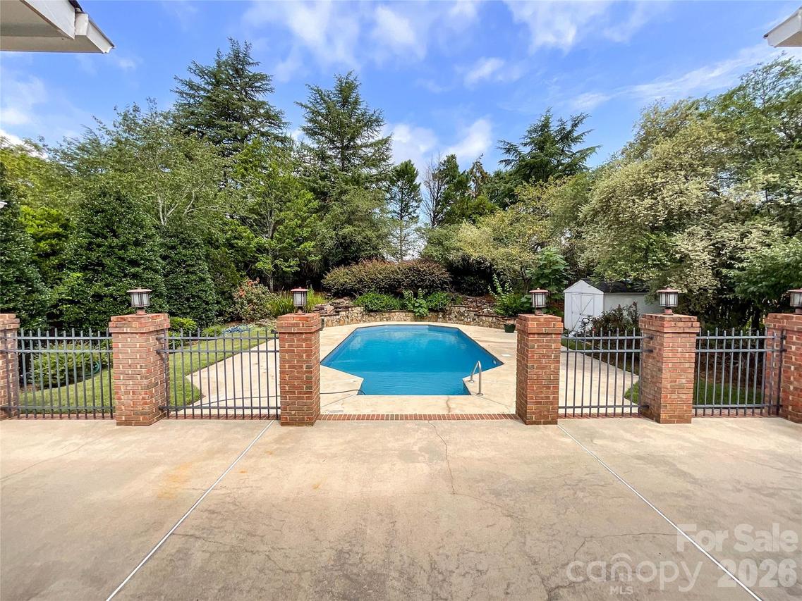 7000 Royce Ct., Charlotte, NC 28277