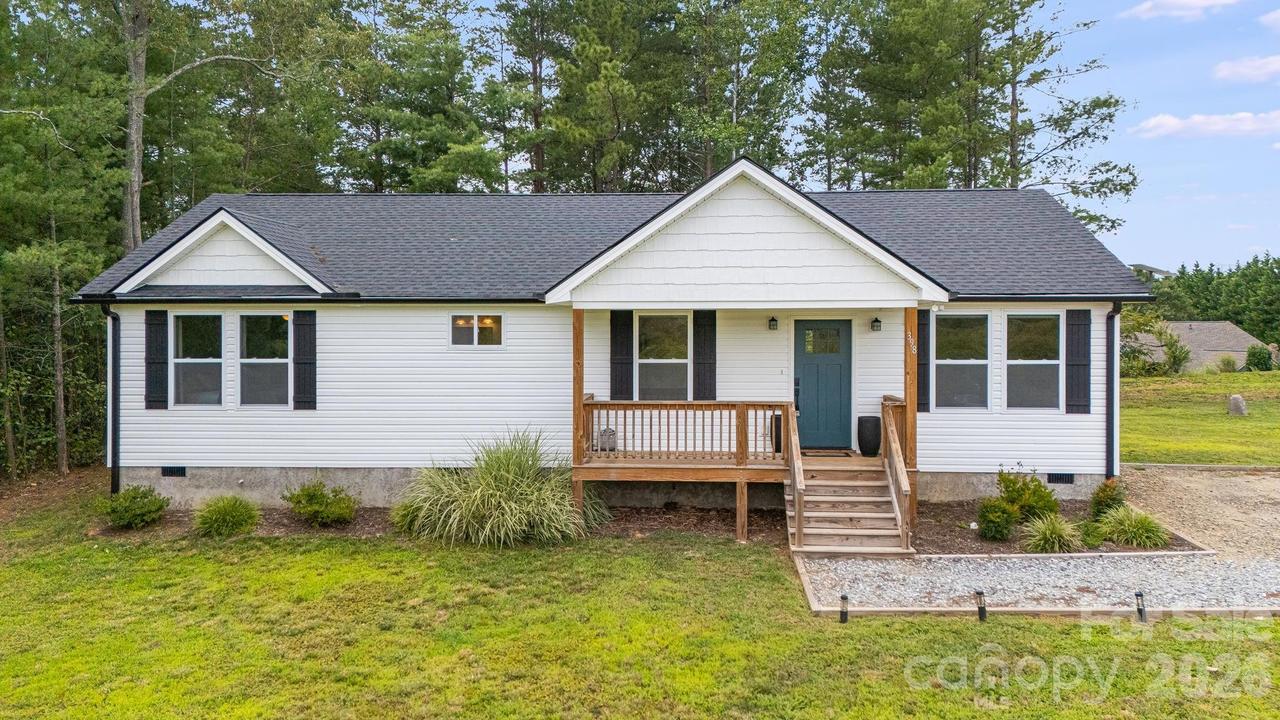 398 Point Hope Ln., Hendersonville, NC 28792