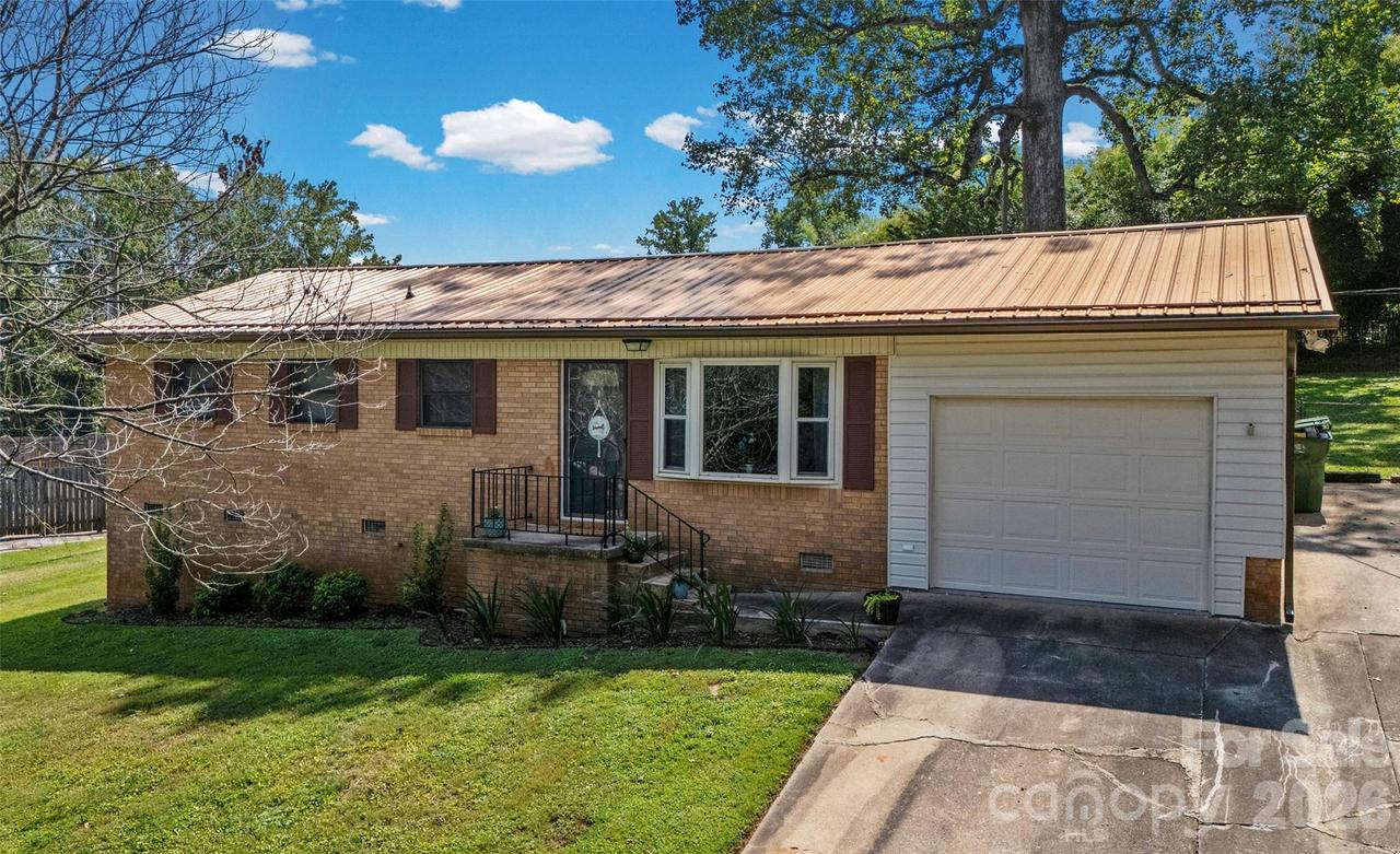 2435 Lewiston Dr., Gastonia, NC 28054