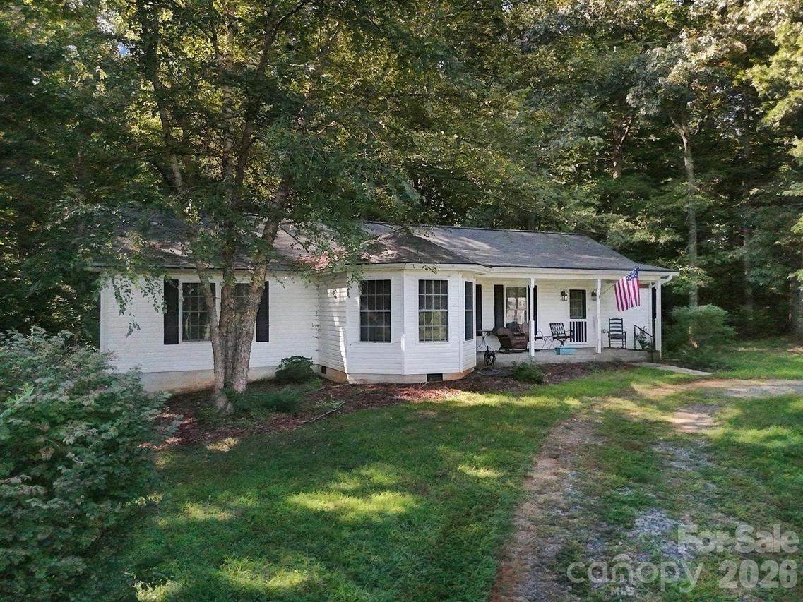 2000 Sossoman Springs Rd., Midland, NC 28107