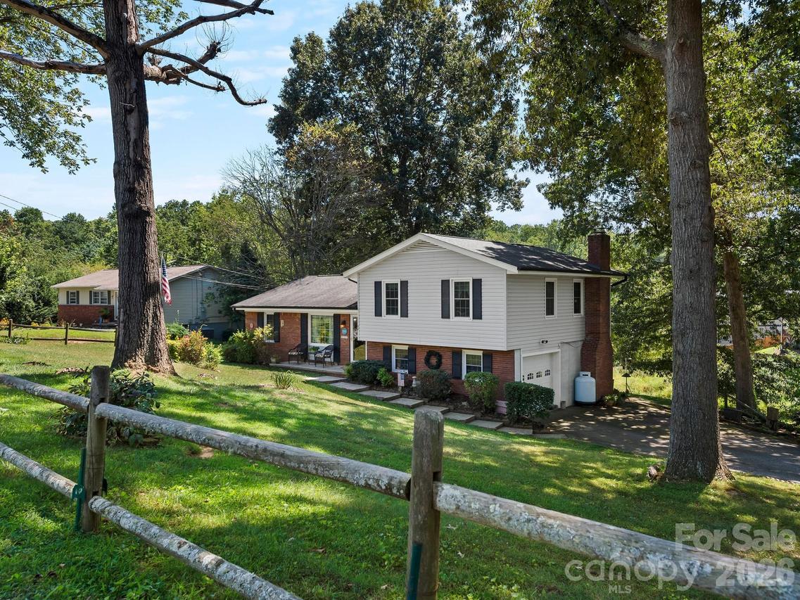 86 Debra Ln., Asheville, NC 28806