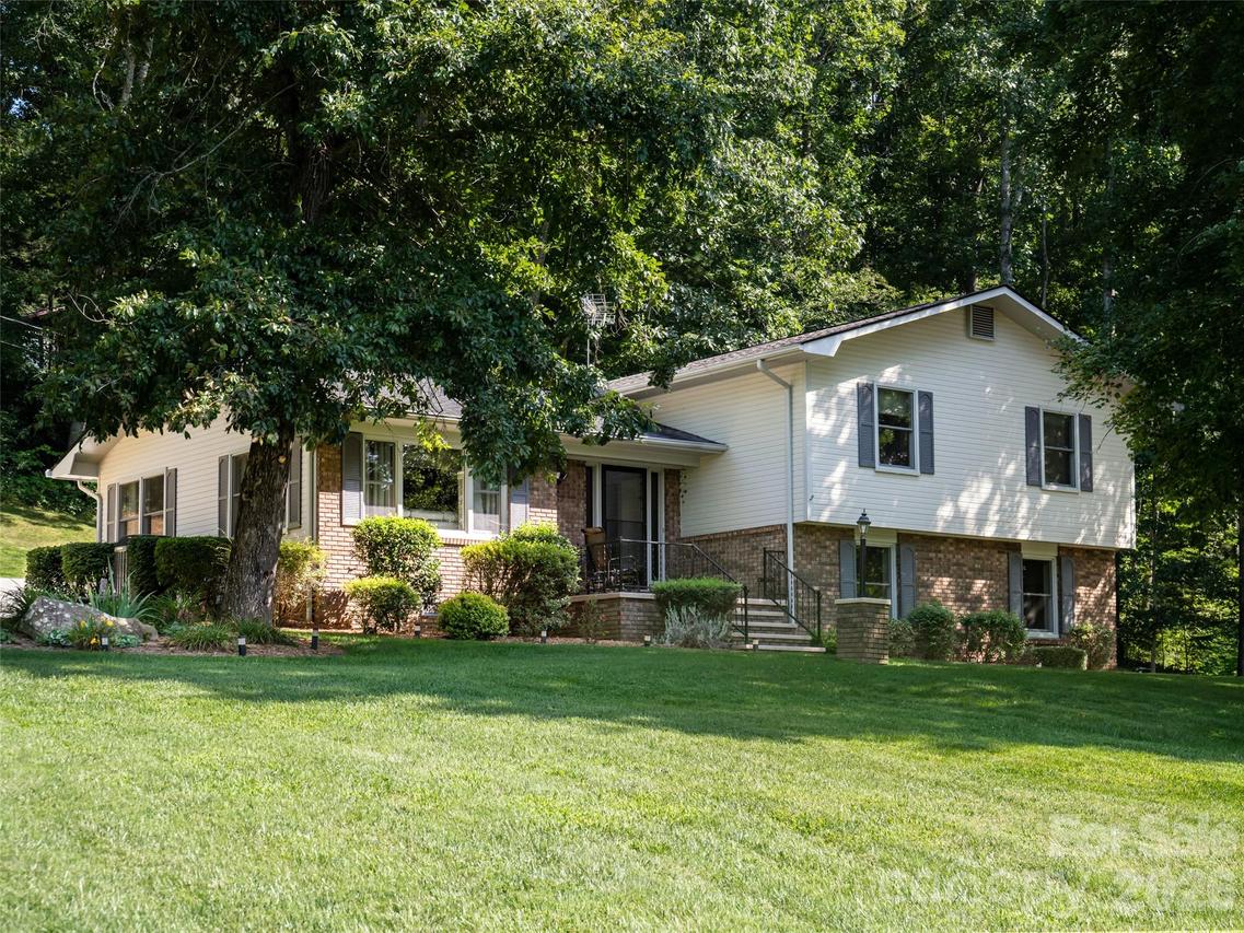 1 Morris Dr., Weaverville, NC 28787