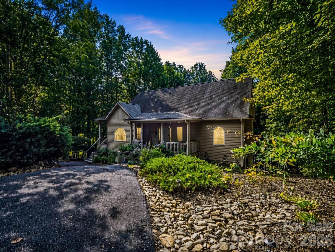 107 Wilkerson Ct., Lake Lure, NC 28746