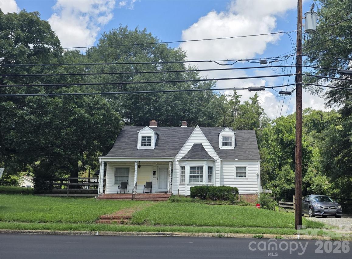 204 E Trade St., Dallas, NC 28034