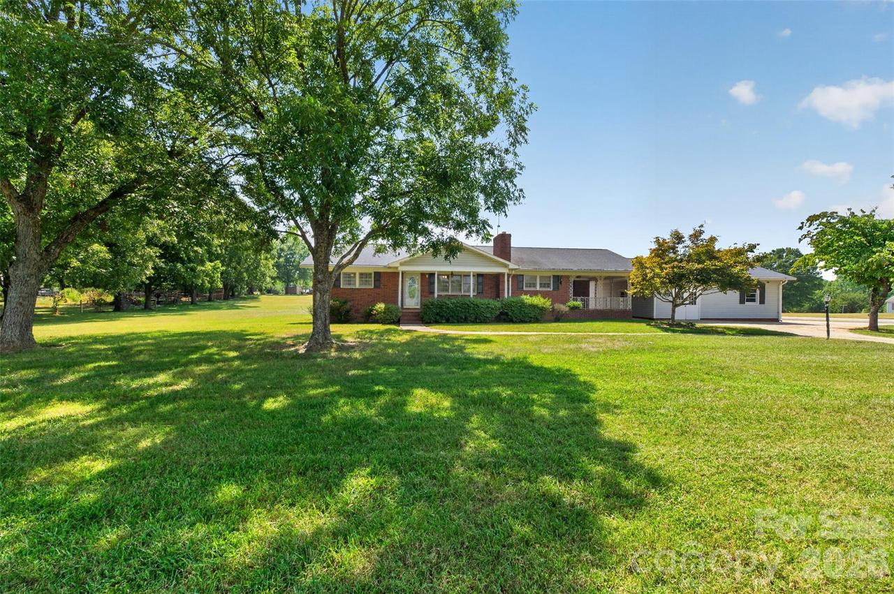 2639 Mount Olive Church Rd., Newton, NC 28658