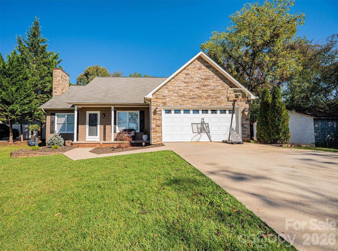 2 Hunters Creek Ln., Granite Falls, NC 28630