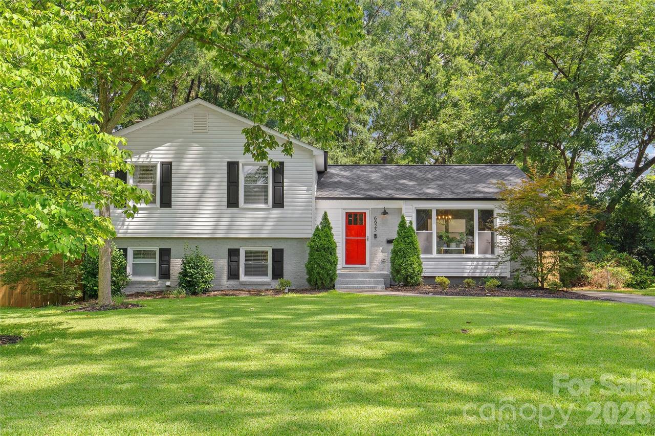 6623 Long Meadow Rd., Charlotte, NC 28210