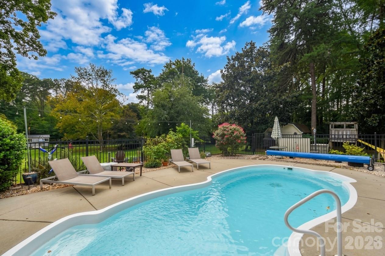 127 Fairway Dr., Mooresville, NC 28117