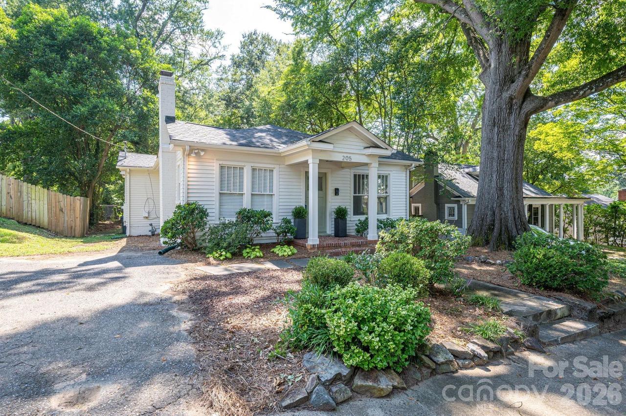 205 W Sixth Ave., Gastonia, NC 28052