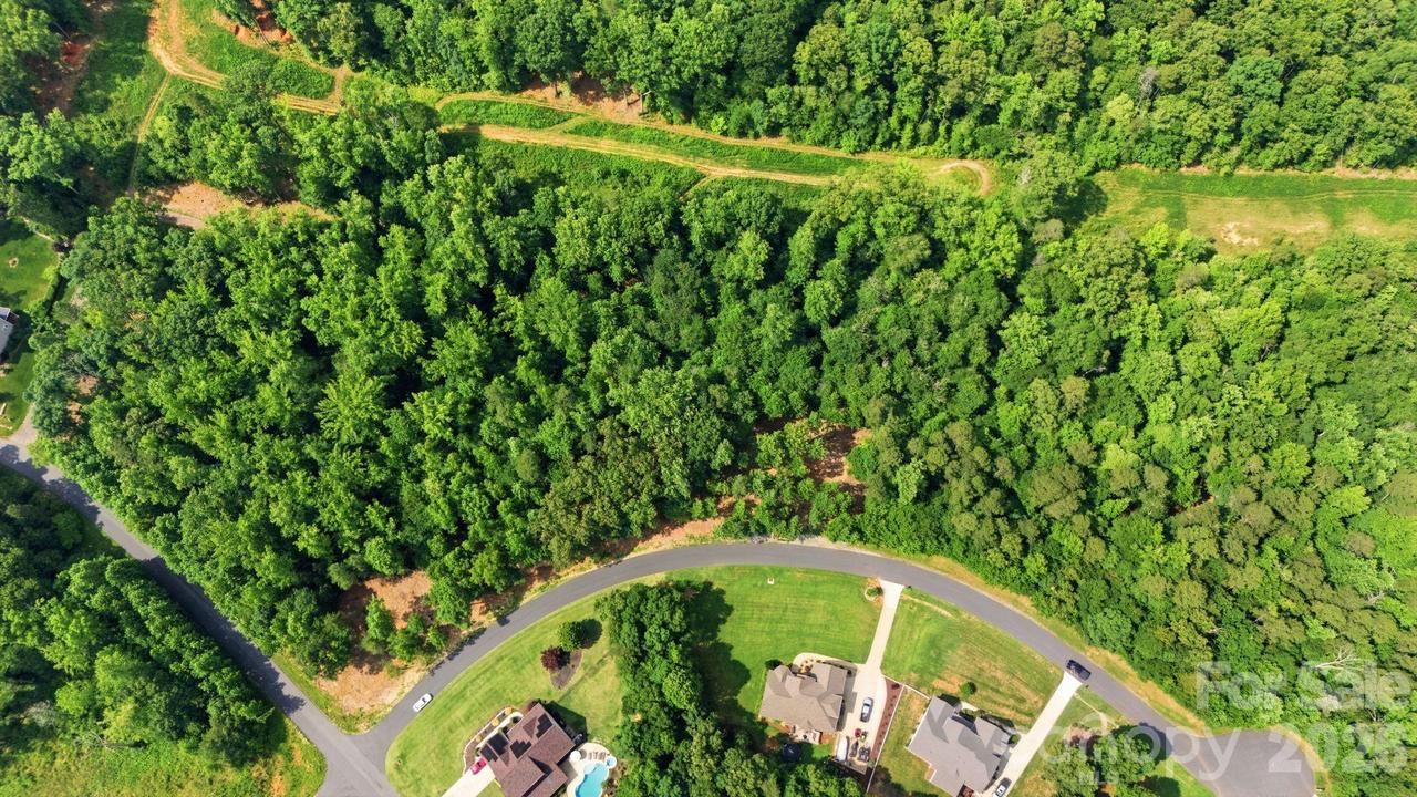 4618 Sagittarius Cir., Denver, NC 28037