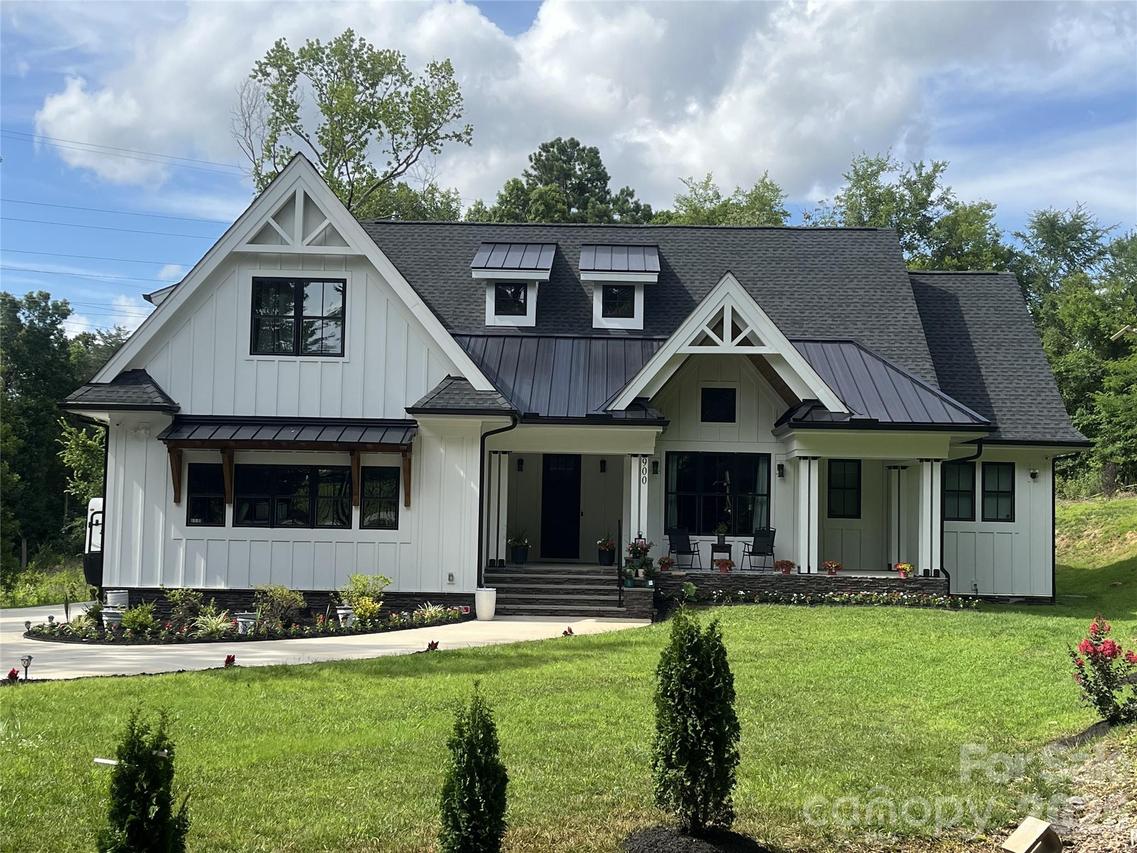 900 Houston Heights Rd., Charlotte, NC 28262