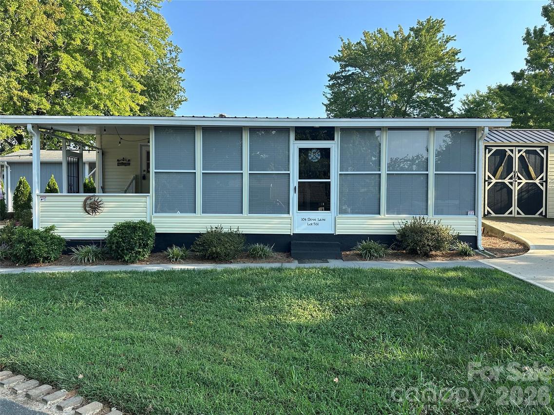 104 Dove Ln., New London, NC 28127