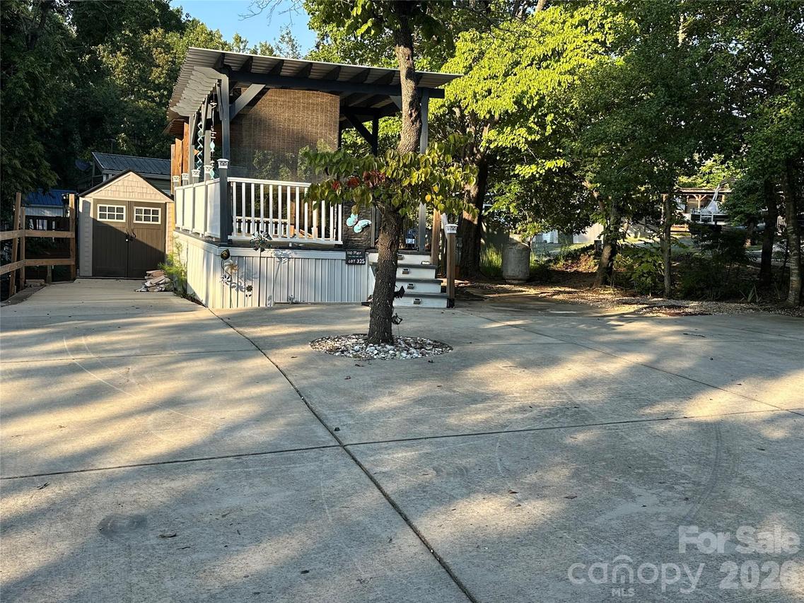 110 Pier Ave., New London, NC 28127