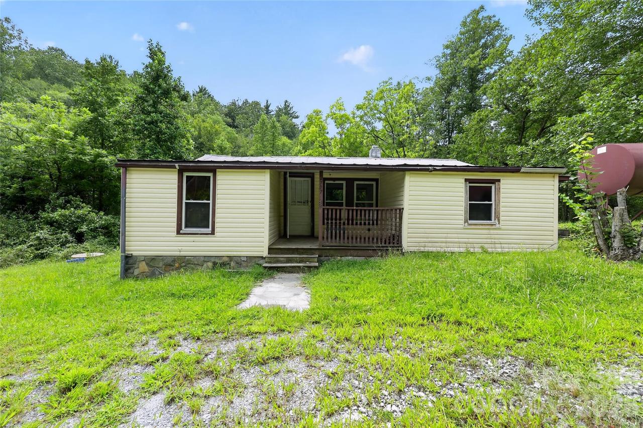 2797 Ht Rd., Lenoir, NC 28645