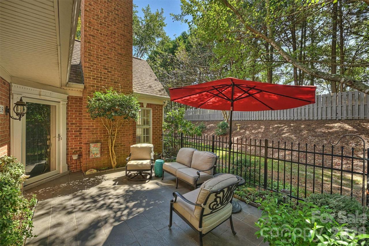 7418 Hurstbourne Green Dr., Charlotte, NC 28277