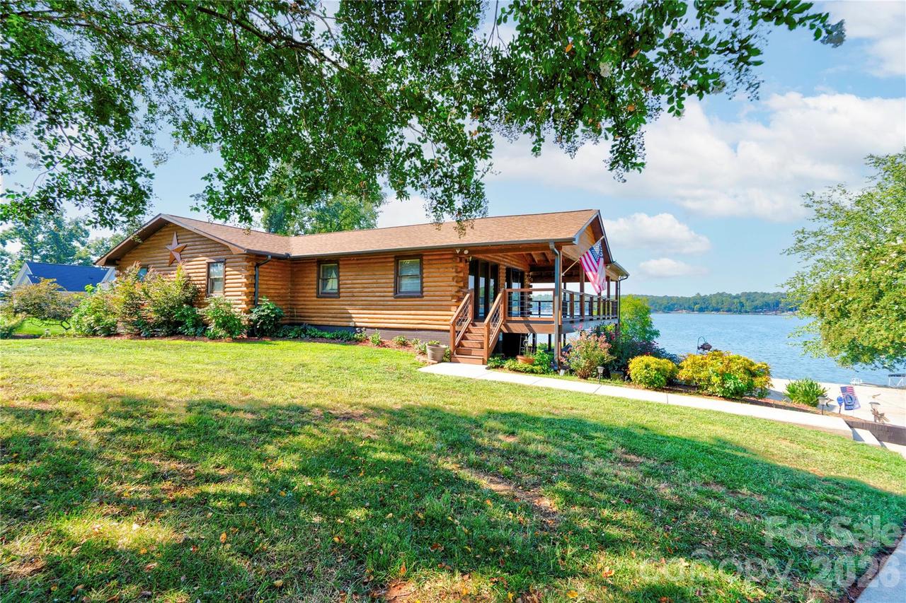 1107 Lake Shore Ct., Cherryville, NC 28021