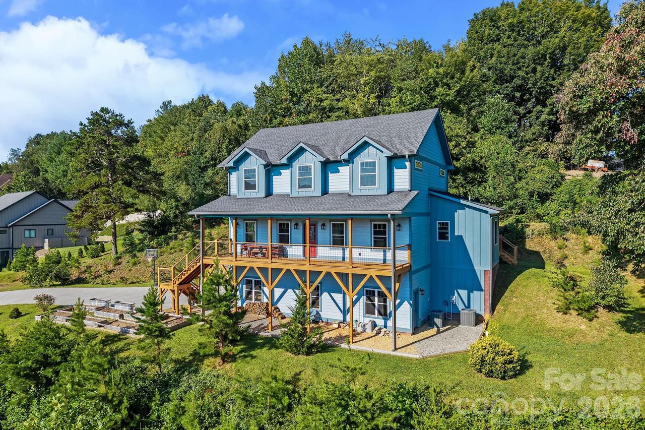19 Magnolia Farms Dr., Asheville, NC 28806