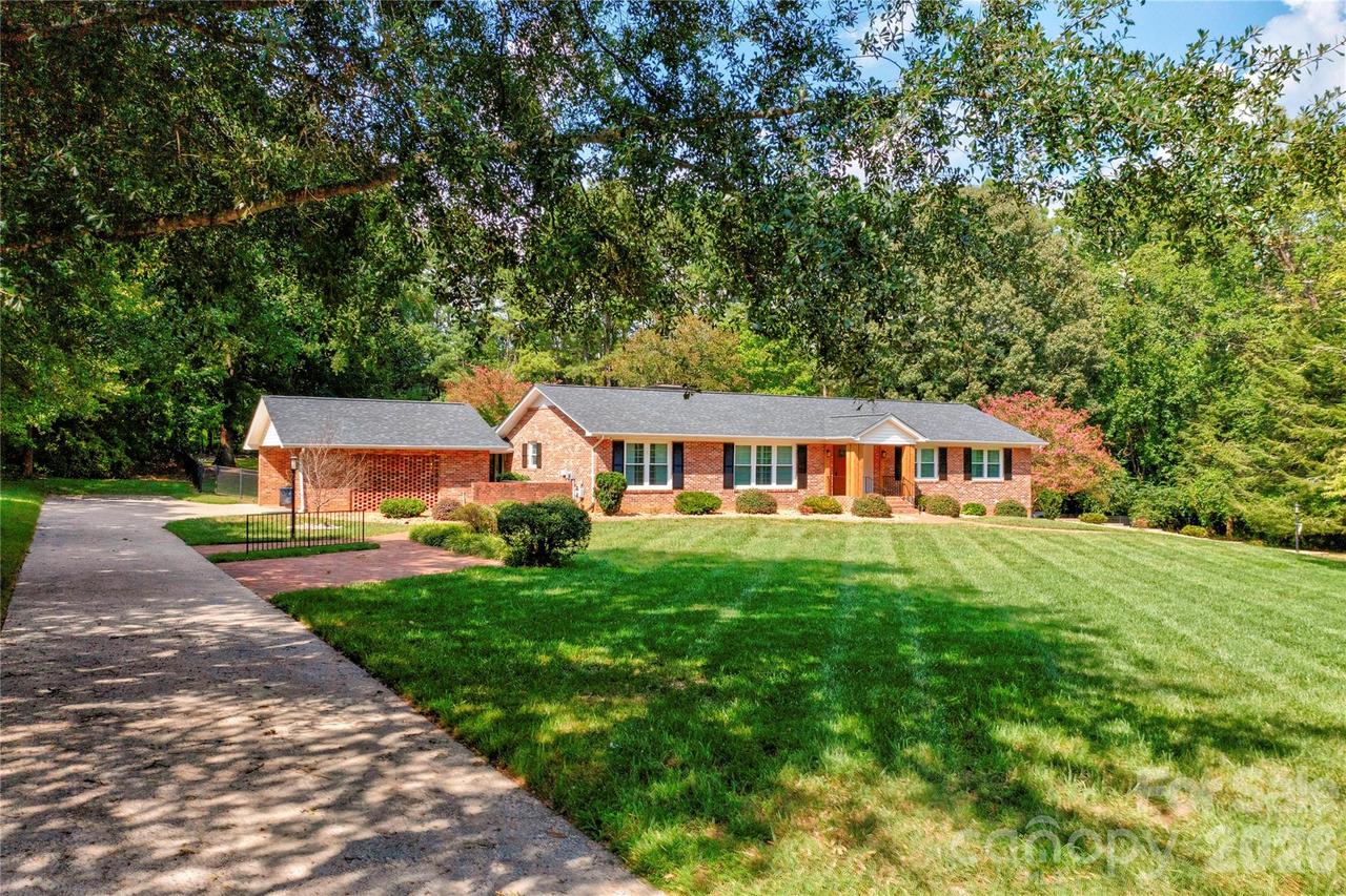 1235 Brookwood Rd., Shelby, NC 28150