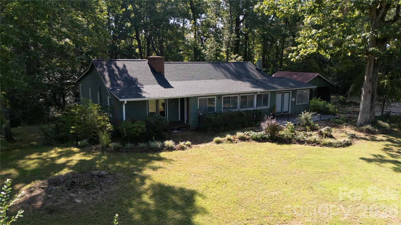 70 Fox Mountain Rd., Columbus, NC 28722