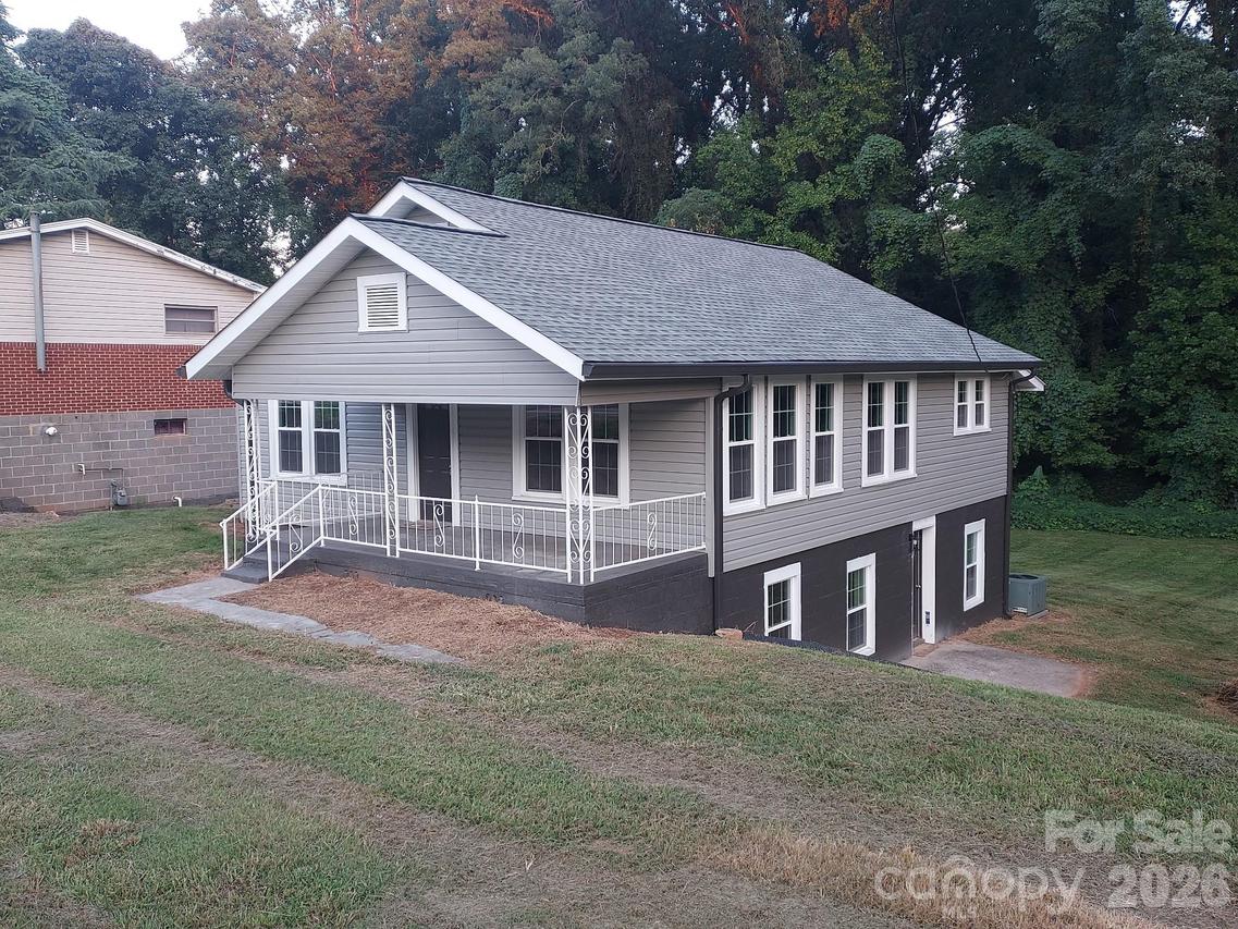 2115 Newton Dr., Statesville, NC 28677