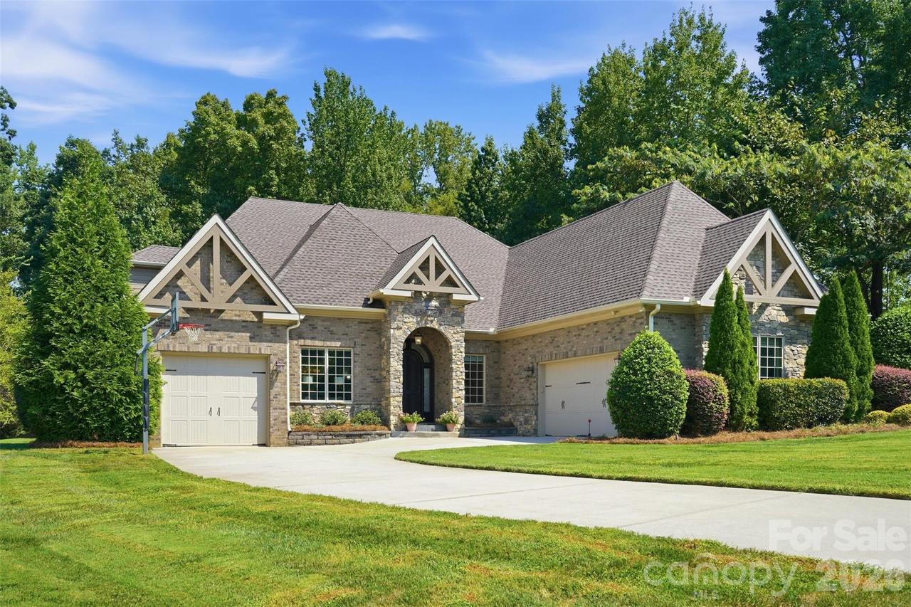 1206 Delaney Dr., Weddington, NC 28104