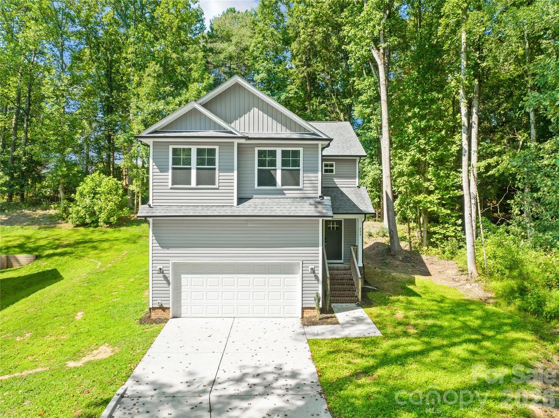 240 Valleybrook Ln., Troutman, NC 28166