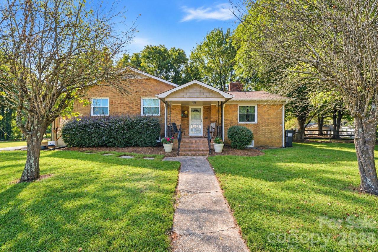 7704 Otts Cir., Stanley, NC 28164