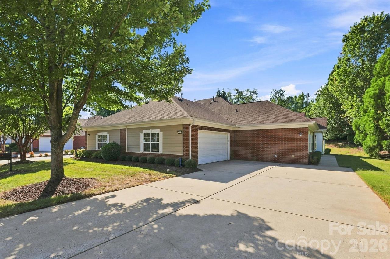 3225 Abbey Walk Ln., Matthews, NC 28105