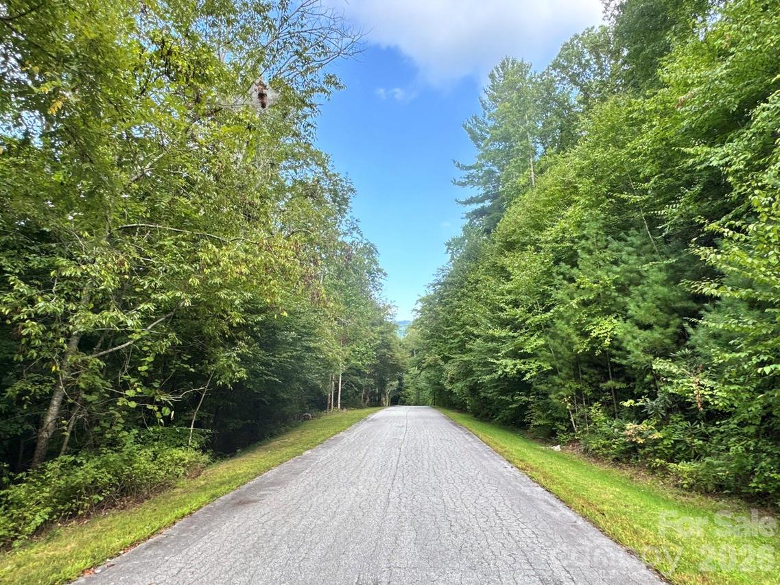 19 Garren View Dr., Fairview, NC 28730