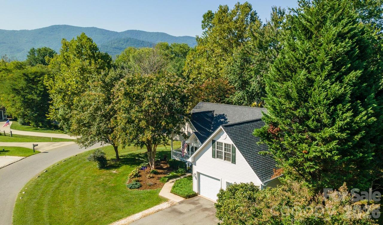 38 Eden Glen Rd., Black Mountain, NC 28711