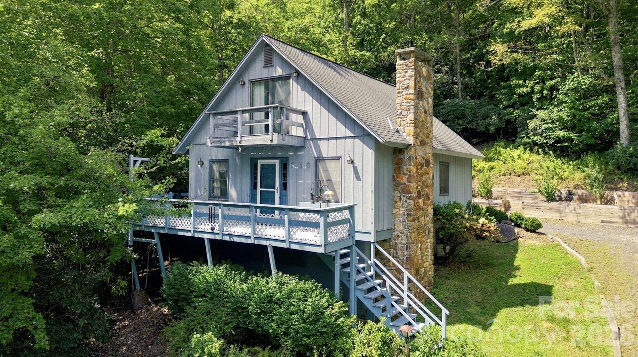922 Goose Hollow Rd., Newland, NC 28657