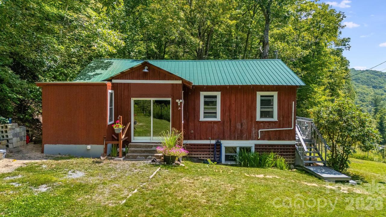 1712 Little Creek Rd., Hot Springs, NC 28743
