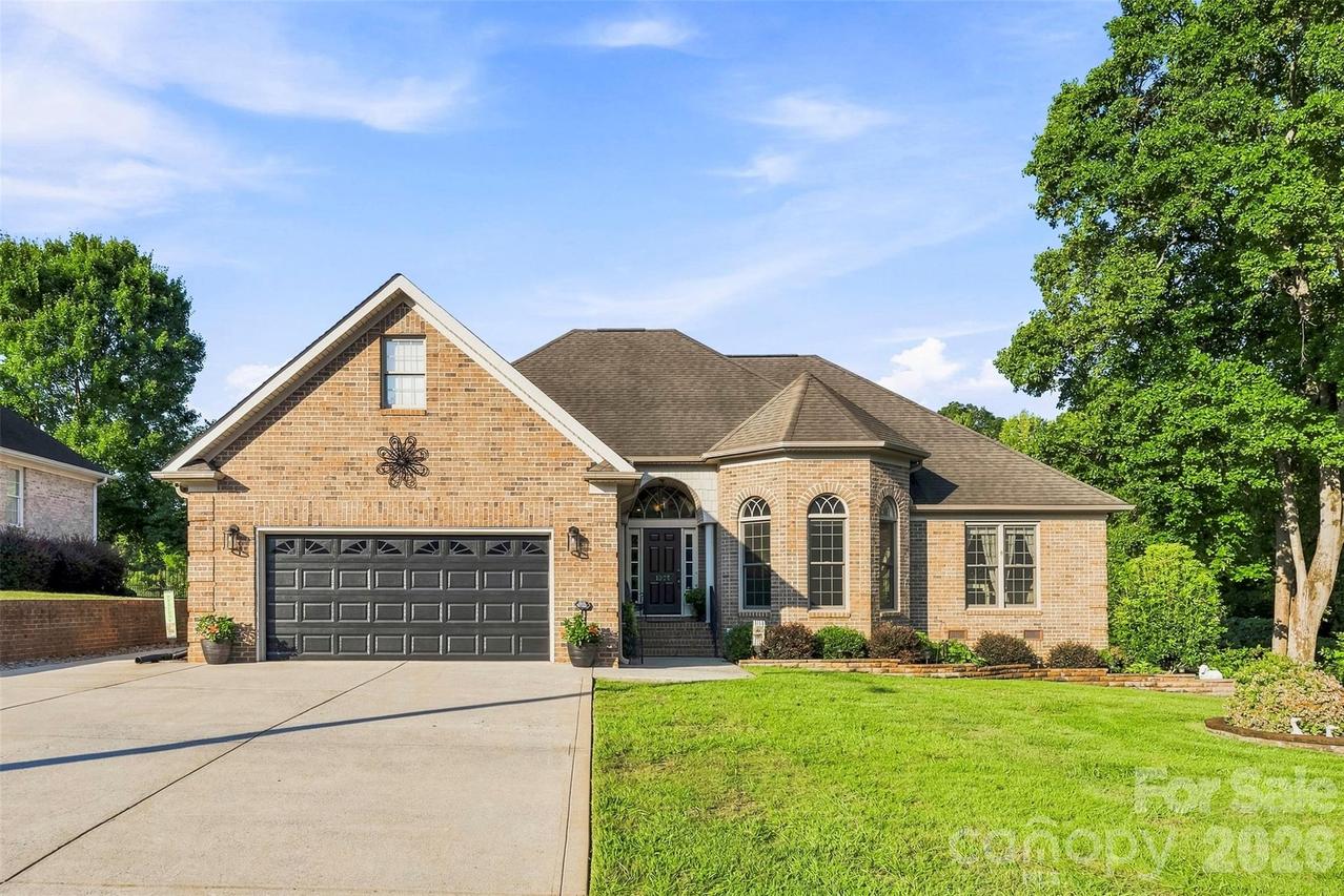 1277 White Pond Dr., Gastonia, NC 28056