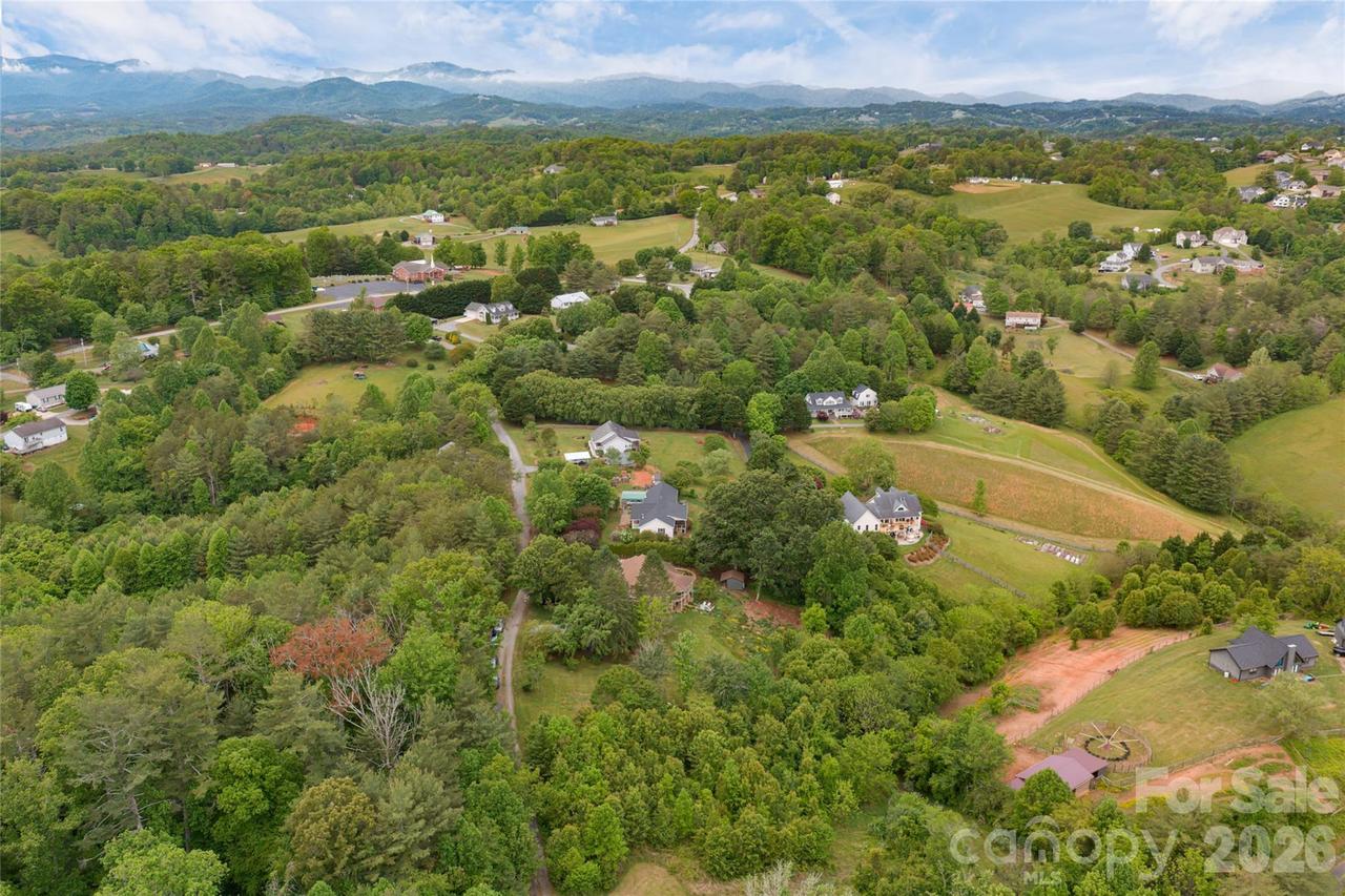 58 Donna Ln., Alexander, NC 28701