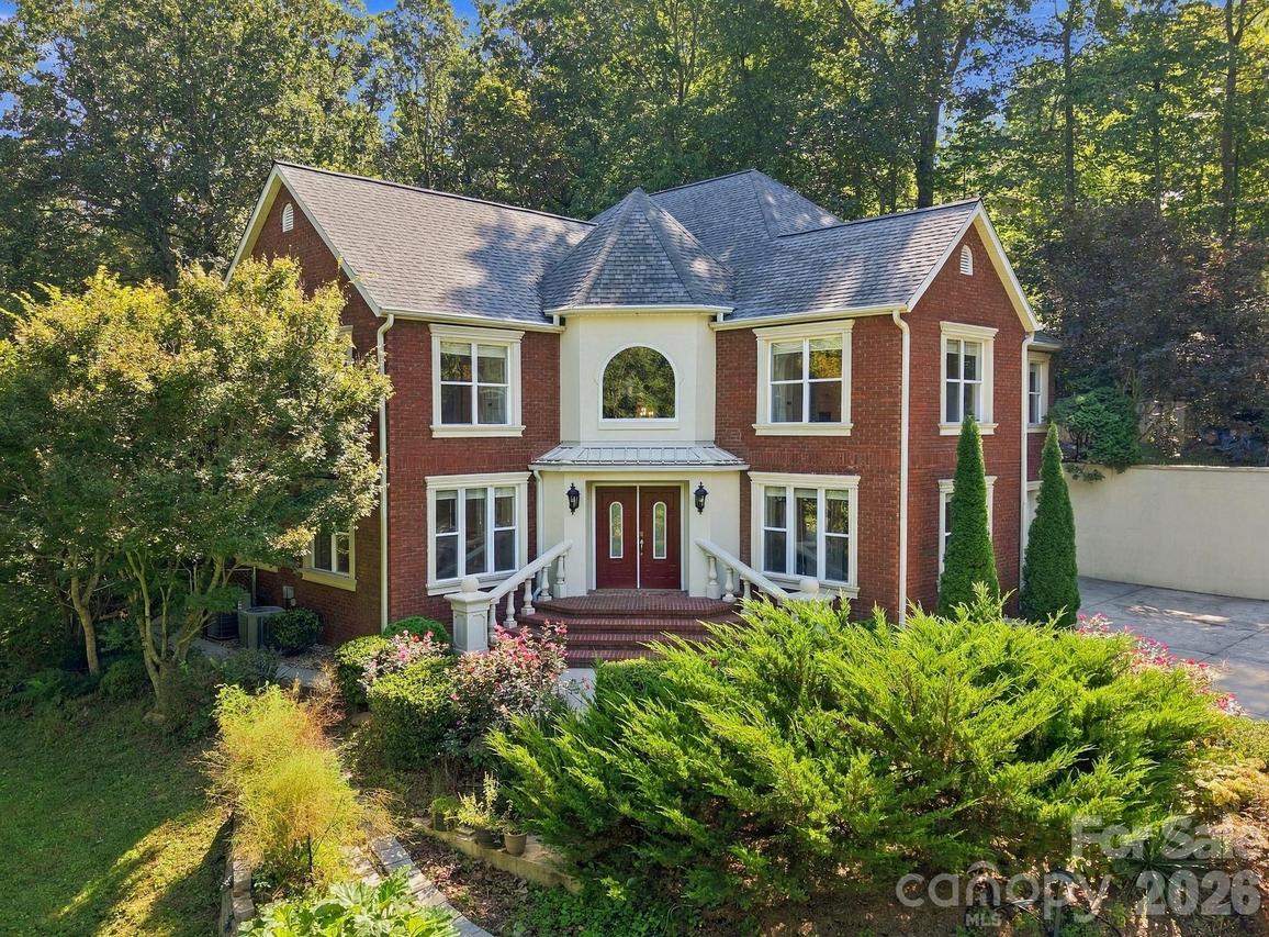 6 Kit Ct., Fletcher, NC 28732