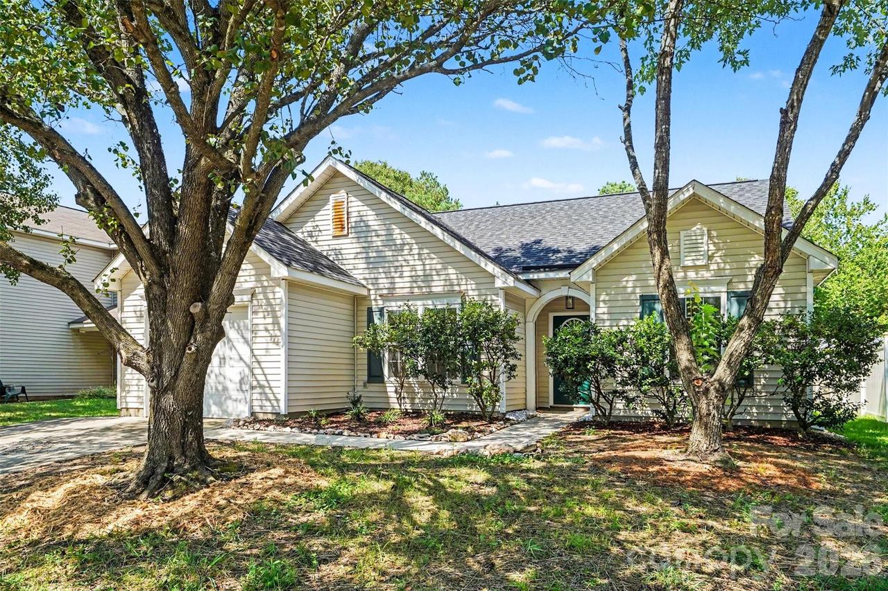 10424 Green Hedge Ave., Charlotte, NC 28269