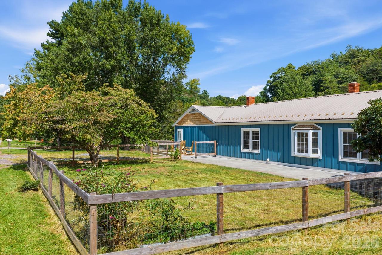 2119 Pisgah Dr., Canton, NC 28716