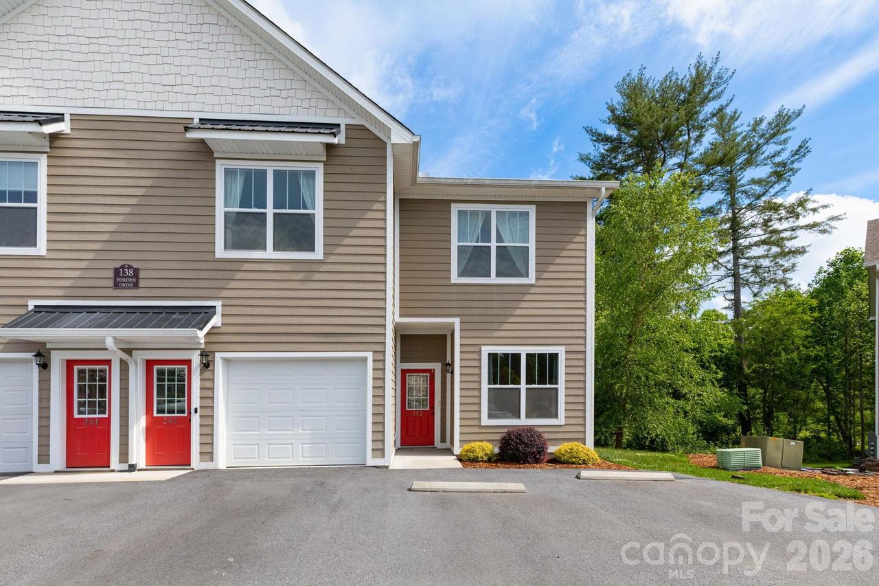 138 Foxden Dr. #102, Fletcher, NC 28732
