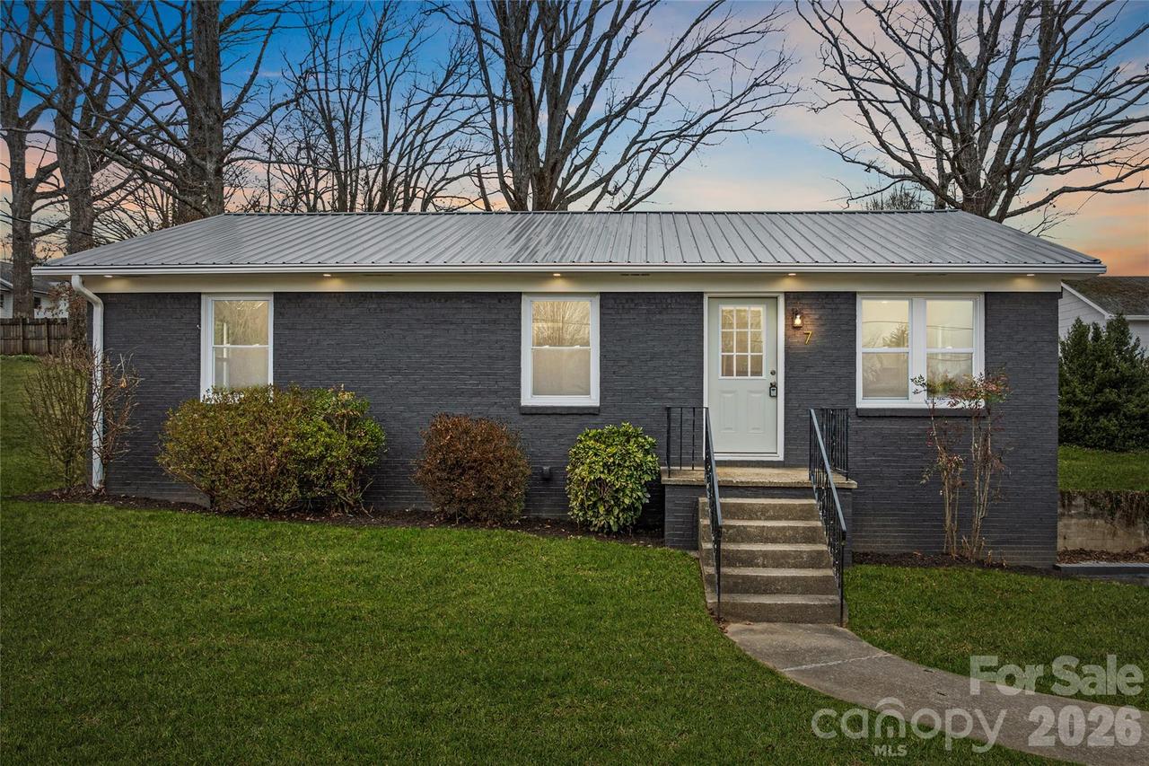 7 Browndale Rd., Asheville, NC 28805
