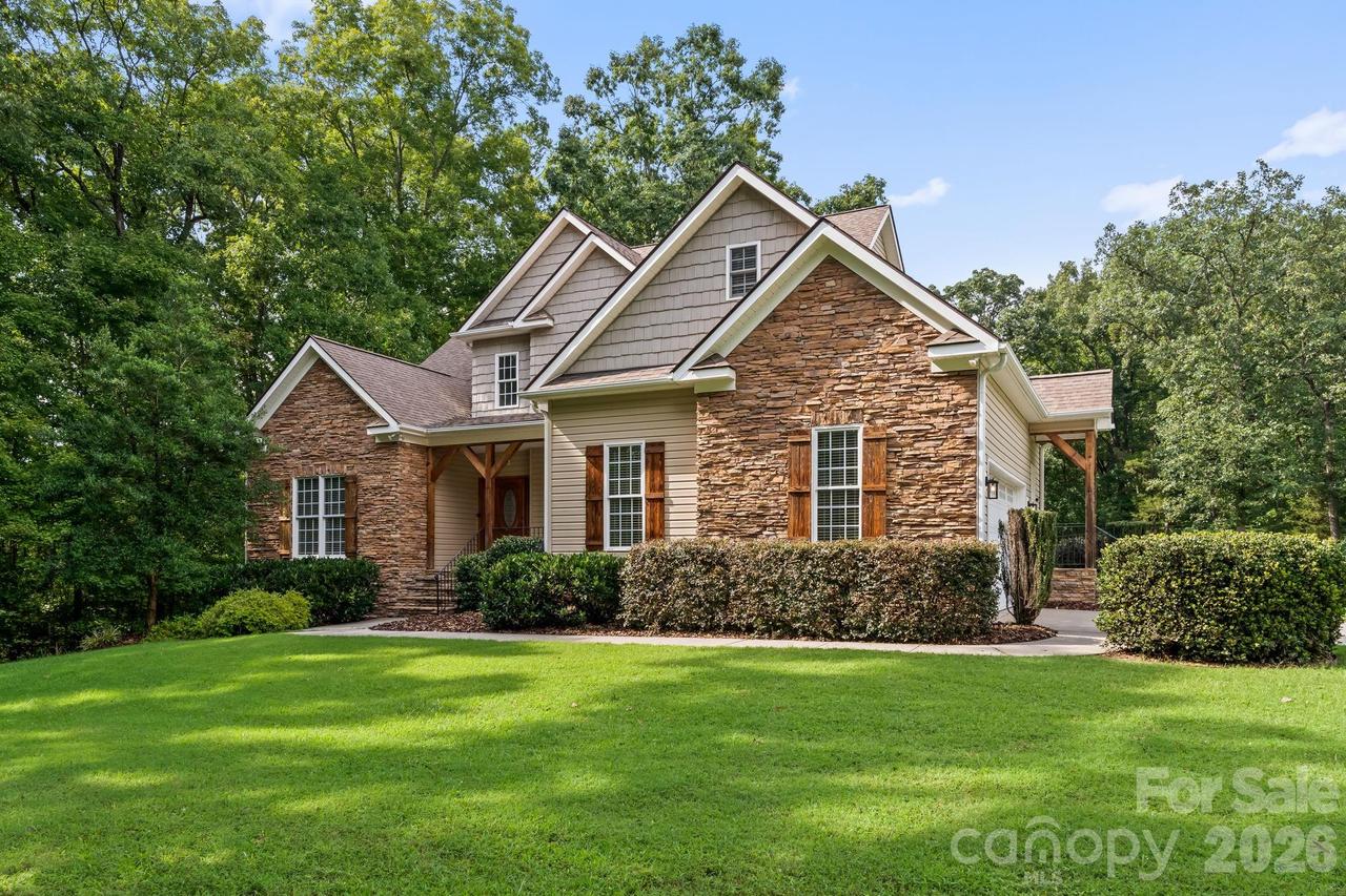 3321 Lower Lake Rd., Thomasville, NC 27360
