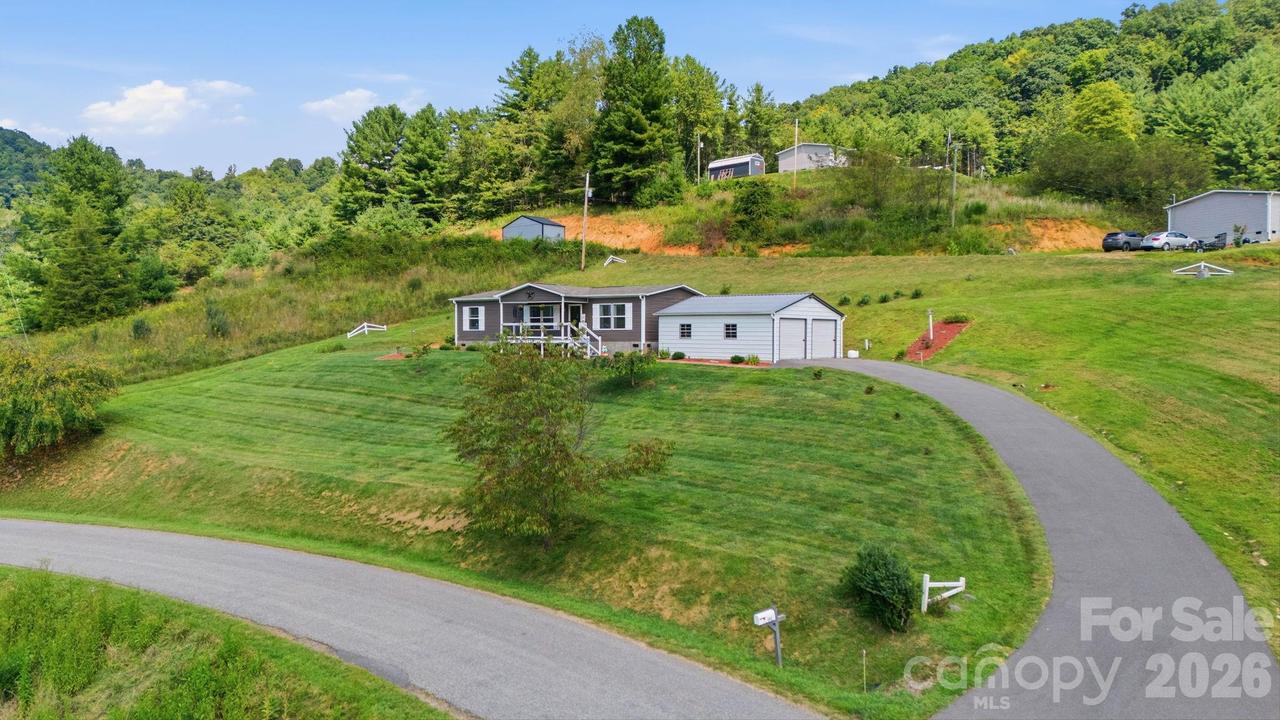 582 John Henry Rd., Burnsville, NC 28714