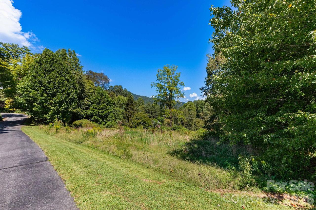 9999 Foxfire Estates Cir., Waynesville, NC 28785