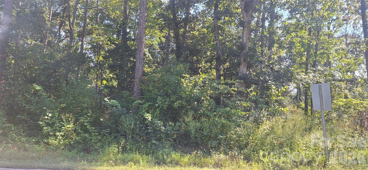 127 Brentwood Rd., Morganton, NC 28655