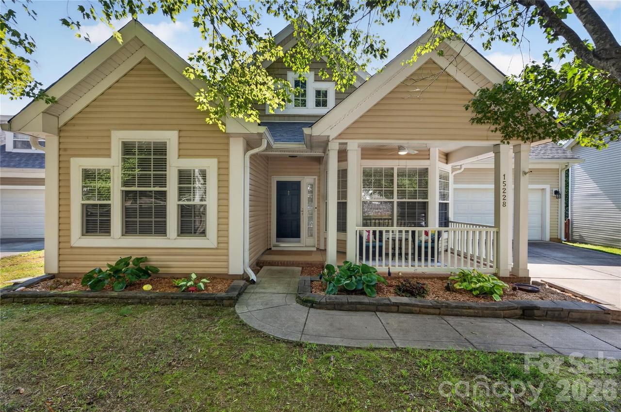15228 Carrington Ridge Dr., Huntersville, NC 28078