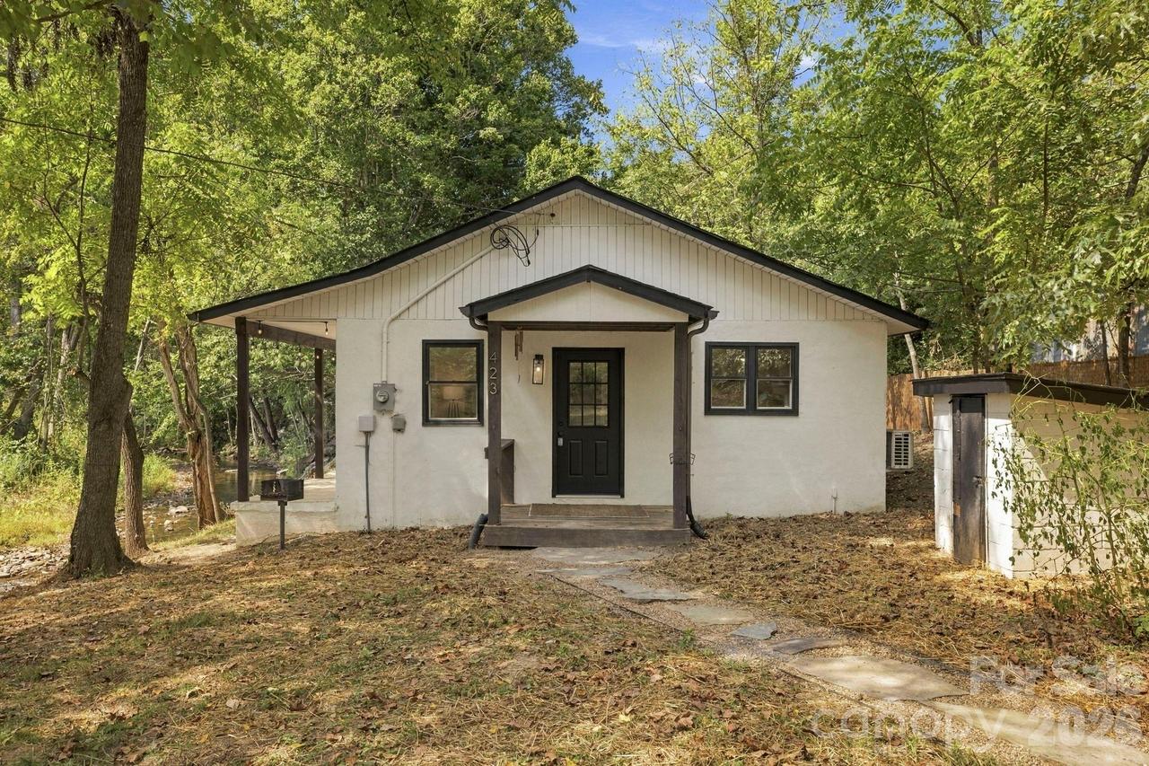 423 Reems Creek Rd., Weaverville, NC 28787