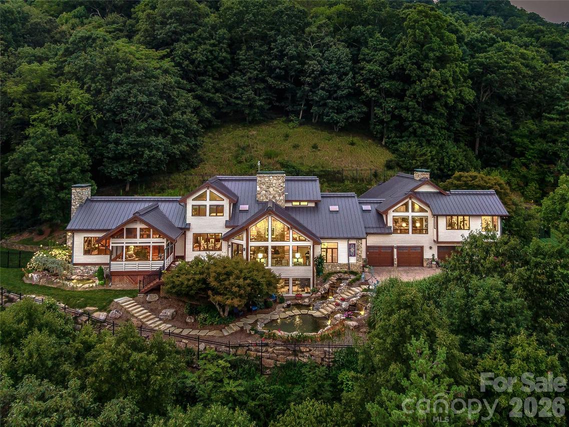 10 Beaverbrook Ct., Asheville, NC 28804