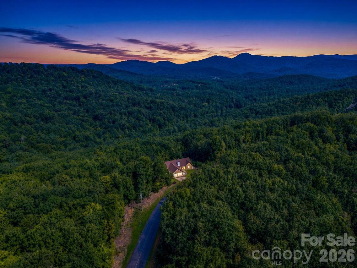485 Mountain Lookout Dr., Bostic, NC 28018