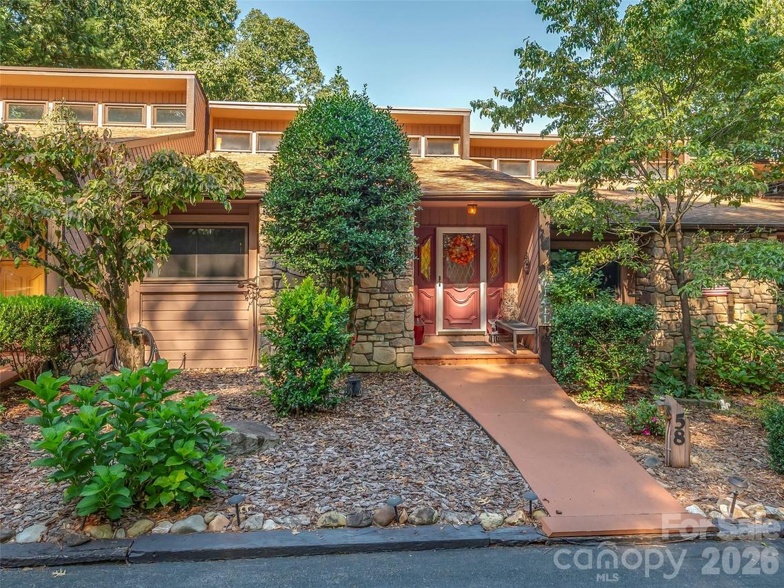 58 Timbertop Ln., Etowah, NC 28729
