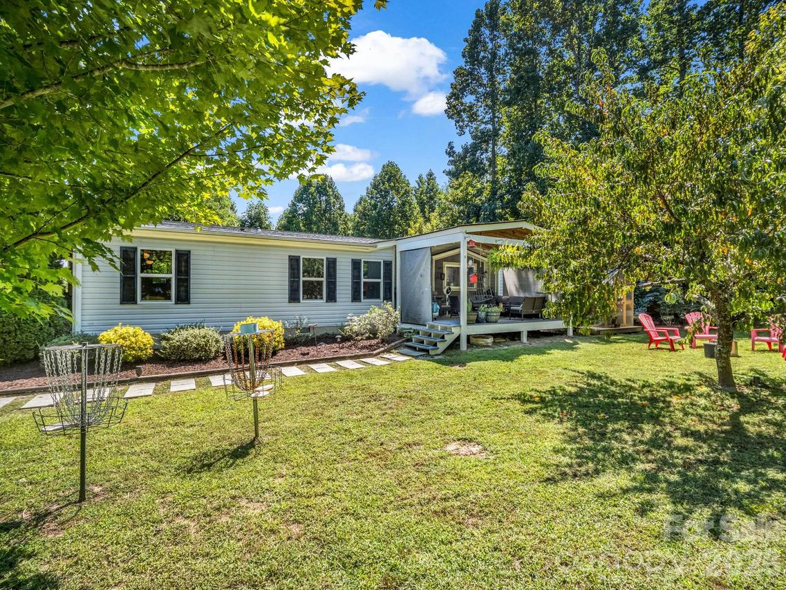 14 Old Possum Holler Rd., Hendersonville, NC 28739